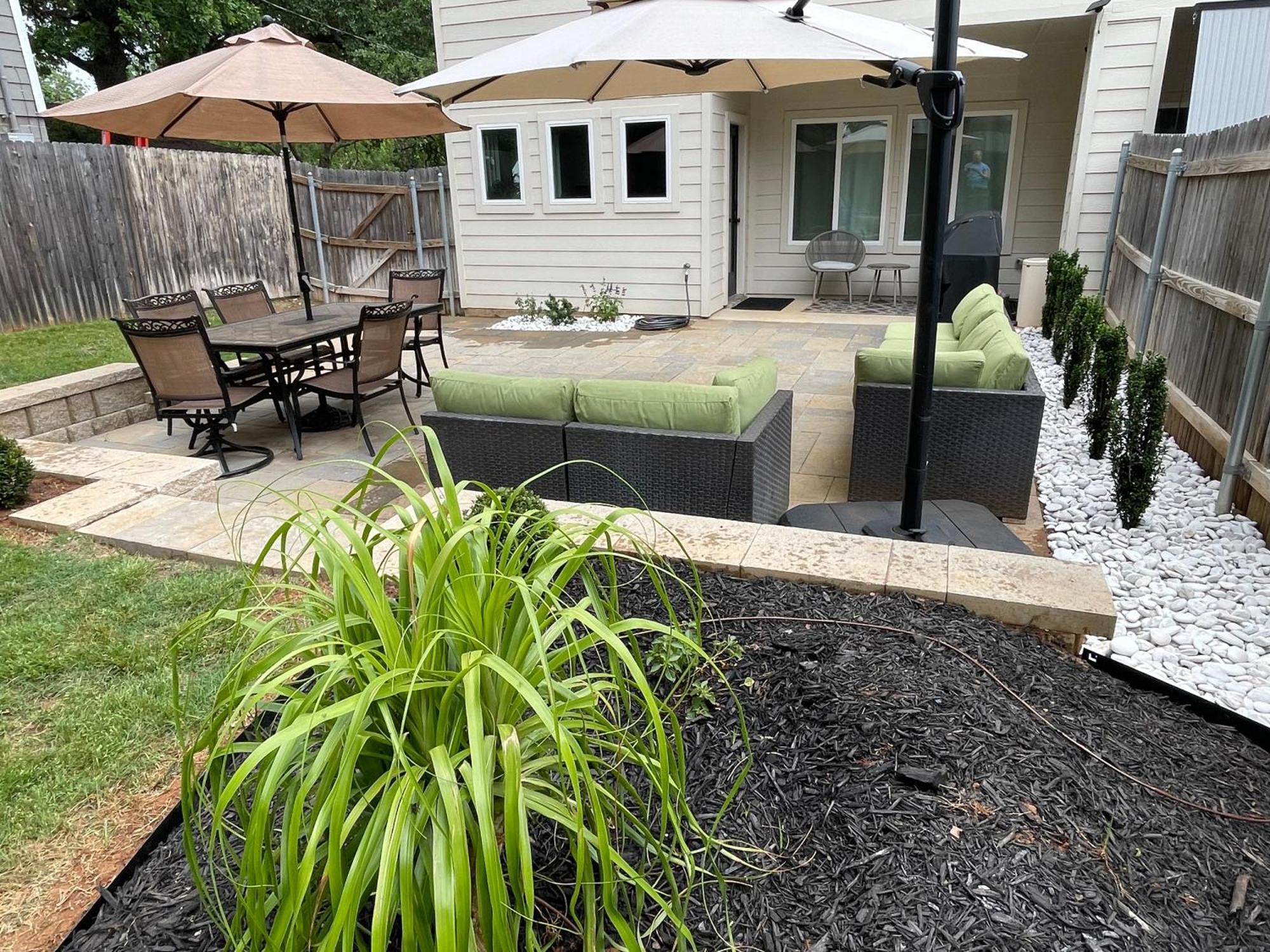 Stylish Townhome Near At&T Stadium, Globe Life, Six Flags & More Арлингтън Екстериор снимка